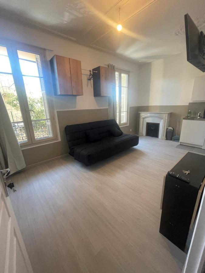 Petits studios tout équipées gare Nice Extérieur photo