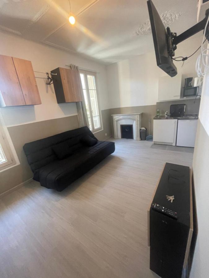 Petits studios tout équipées gare Nice Extérieur photo